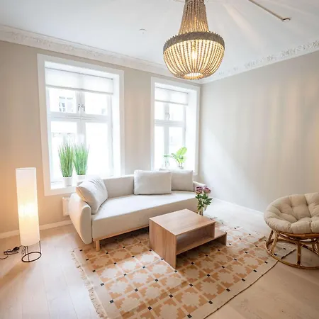 Lägenhet Stilig Og Sjarmerende Sentralt I *